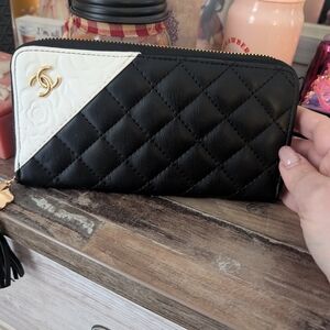 Chic Quilted Black and White Zip Wallet - Luxury Inspired